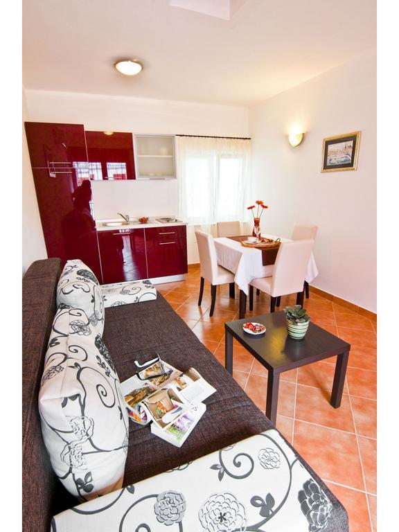 Apartments Cambi Kaštela Стая снимка