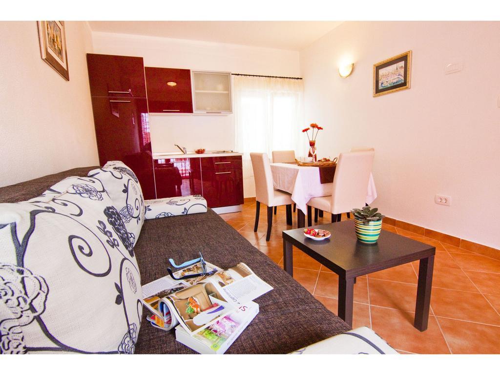 Apartments Cambi Kaštela Екстериор снимка