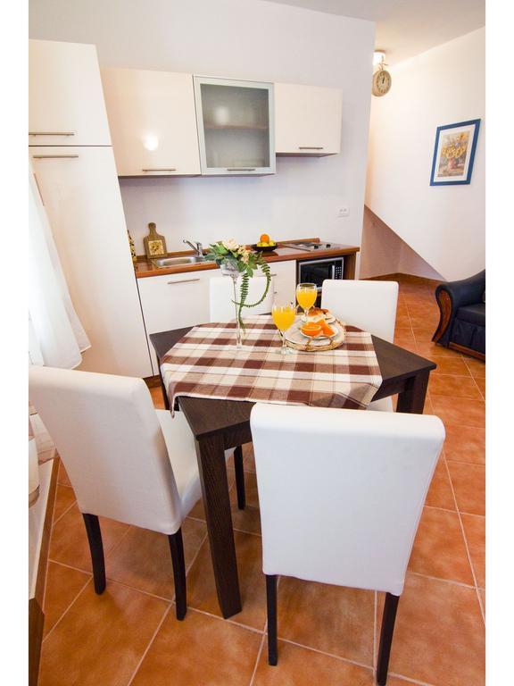 Apartments Cambi Kaštela Екстериор снимка