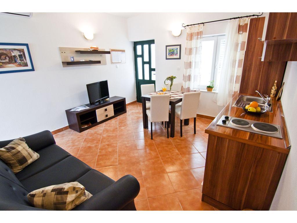 Apartments Cambi Kaštela Стая снимка