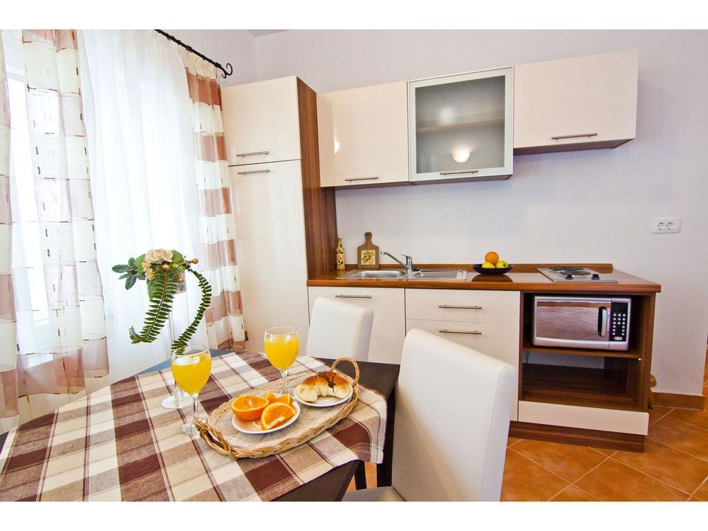 Apartments Cambi Kaštela Стая снимка
