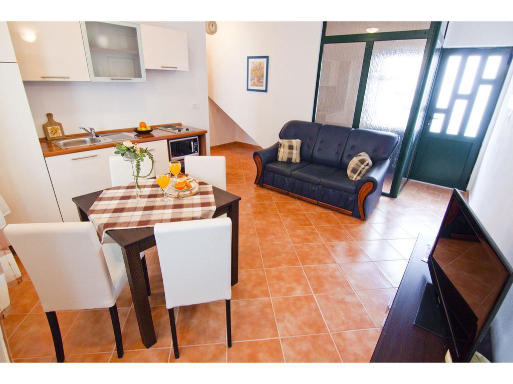 Apartments Cambi Kaštela Стая снимка